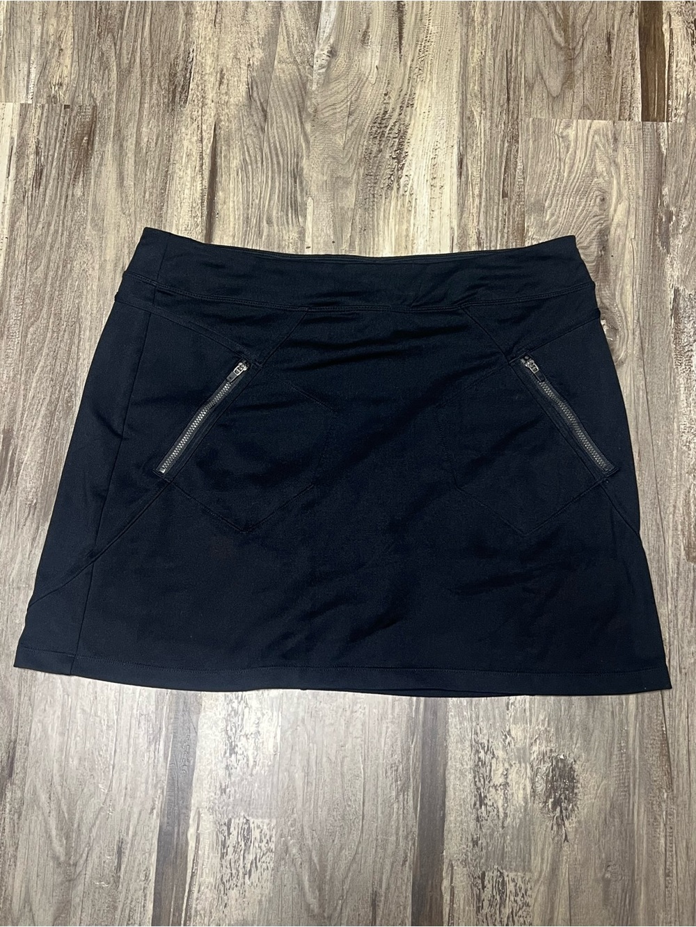 Athleta Trailside Skort Black Size L Large Hiking Travel Golf 4 Zip Pockets 17"